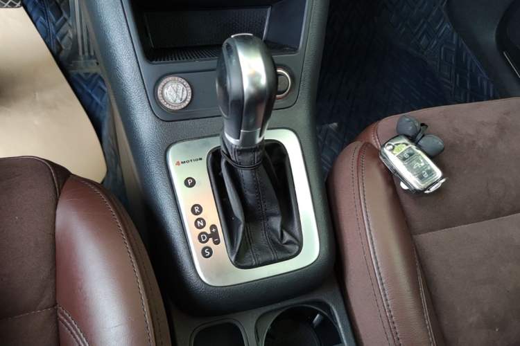 Used Volkswagen Tiguan 2015 2.0 TSI Automatic All-Wheel Drive Flagship Edition Gear Lever