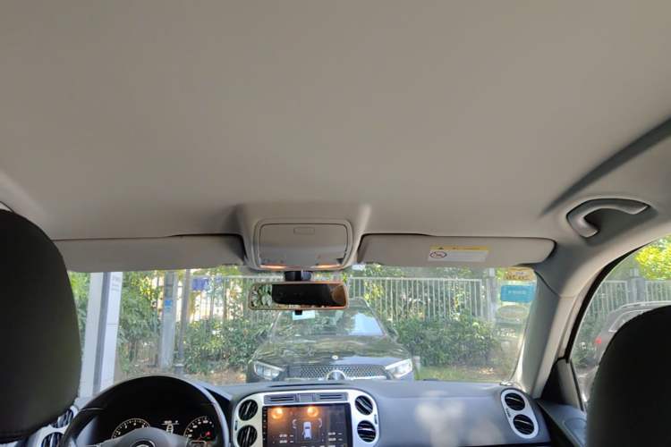 Used Volkswagen Tiguan 2015 1.8TSI Automatic Two-Wheel Drive Comfort Edition Headliner