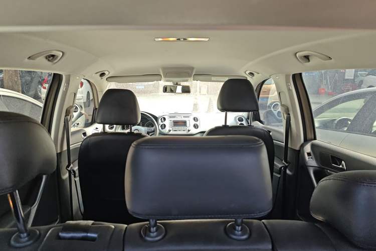 Used Volkswagen Tiguan 2015 1.8TSI Automatic Two-Wheel Drive Comfort Edition Headliner