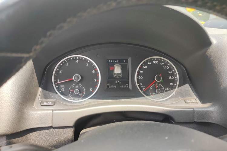 Used Volkswagen Tiguan 2015 2.0 TSI Automatic All-Wheel Drive Flagship Edition Instrument Cluster