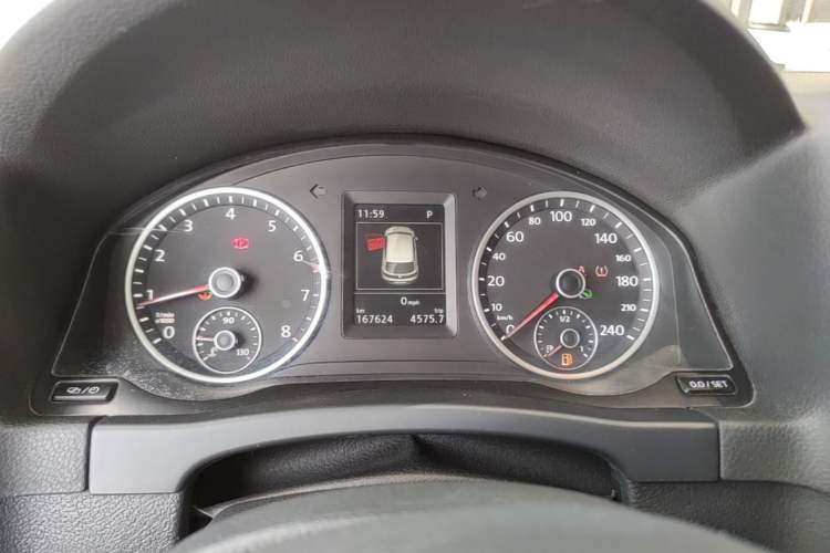 Used Volkswagen Tiguan 2015 2.0 TSI Automatic All-Wheel Drive Flagship Edition Instrument Cluster