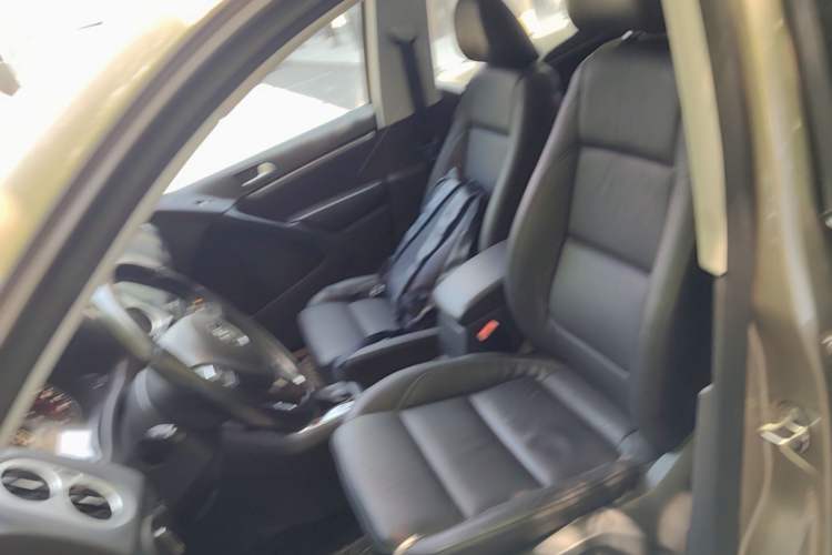 Used Volkswagen Tiguan 2015 1.8TSI Automatic Two-Wheel Drive Comfort Edition Left Front Seat
