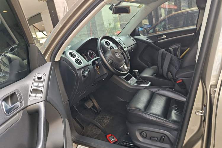 Used Volkswagen Tiguan 2015 1.8TSI Automatic Two-Wheel Drive Comfort Edition Left Front Seat