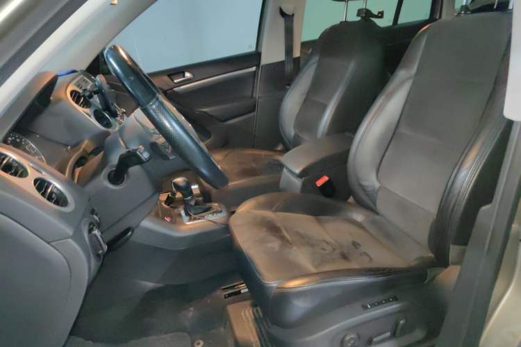 Used Volkswagen Tiguan 2015 2.0 TSI Automatic All-Wheel Drive Flagship Edition Left Front Seat