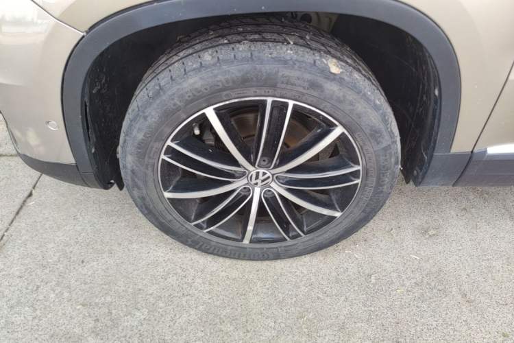 Used Volkswagen Tiguan 2015 2.0 TSI Automatic All-Wheel Drive Flagship Edition Left Front Wheel Hub