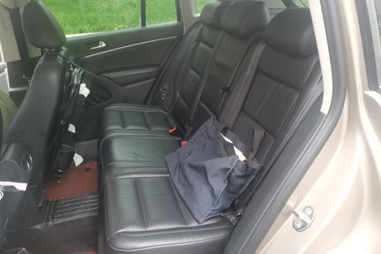 Used Volkswagen Tiguan 2015 1.8TSI Automatic All-Wheel-Drive Luxury Model Left Rear Seat