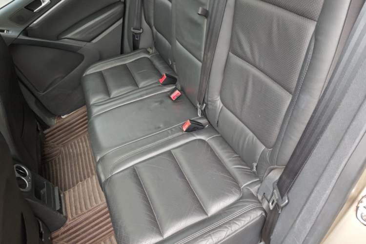 Used Volkswagen Tiguan 2015 1.8TSI Automatic Two-Wheel Drive Luxury Model Left Rear Seat