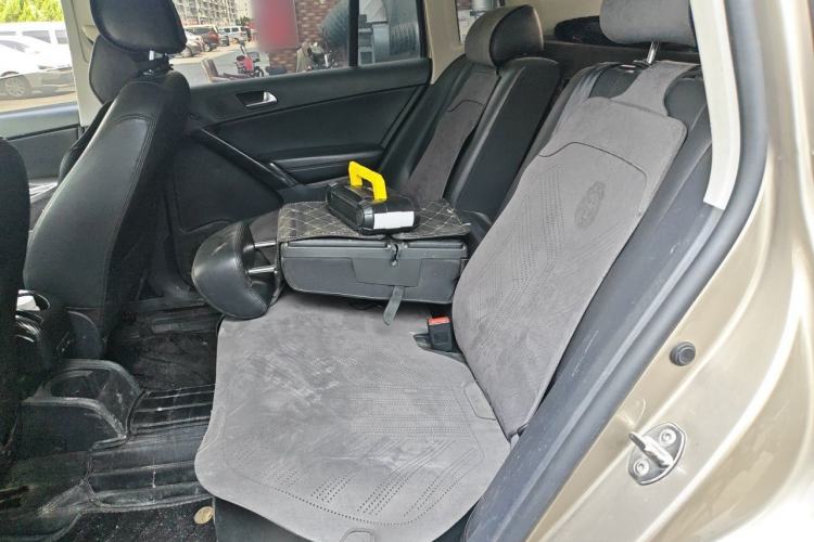 Used Volkswagen Tiguan 2015 1.8TSI Automatic Two-Wheel Drive Trend Edition Left Rear Seat