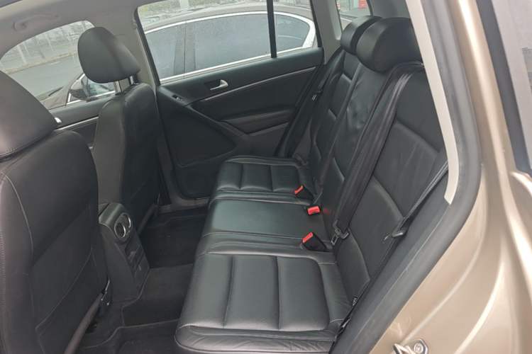 Used Volkswagen Tiguan 2015 1.8TSI Automatic Two-Wheel Drive Luxury Model Left Rear Seat