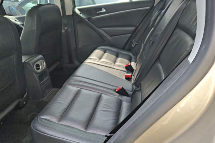 Used Volkswagen Tiguan 2015 1.8TSI Automatic Two-Wheel Drive Comfort Edition Left Rear Seat