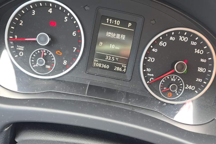 Used Volkswagen Tiguan 2015 1.8TSI Automatic Two-Wheel Drive Comfort Edition Odometer Close Up