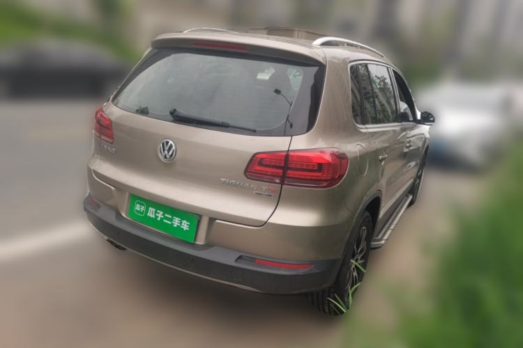 Used Volkswagen Tiguan 2015 1.8TSI Automatic All-Wheel-Drive Luxury Model Rear Right 45 Deg