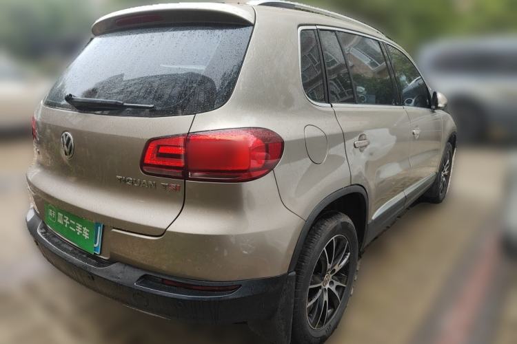 Used Volkswagen Tiguan 2015 1.8TSI Automatic Two-Wheel Drive Luxury Model Rear Right 45 Deg