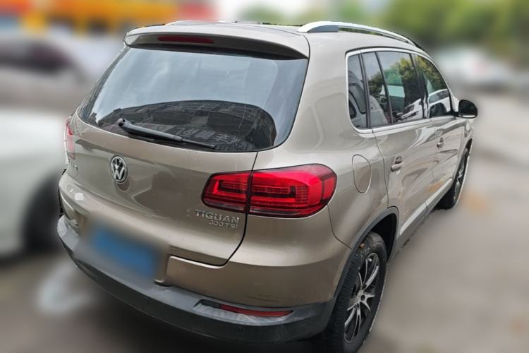 Used Volkswagen Tiguan 2015 1.8TSI Automatic Two-Wheel Drive Luxury Model Rear Right 45 Deg