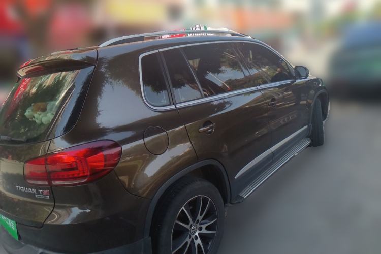 Used Volkswagen Tiguan 2015 1.8TSI Automatic All-Wheel-Drive Luxury Model Rear Right 45 Deg