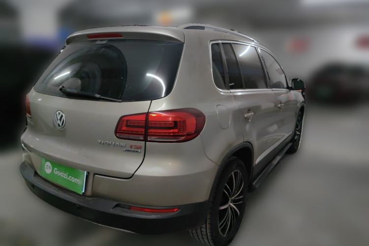Used Volkswagen Tiguan 2015 2.0 TSI Automatic All-Wheel Drive Flagship Edition Rear Right 45 Deg
