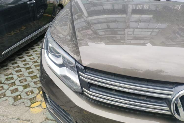 Used Volkswagen Tiguan 2015 1.8TSI Manual Two-Wheel Drive Fashion Edition Right Front Headlight