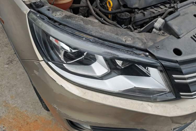 Used Volkswagen Tiguan 2015 1.8TSI Automatic Two-Wheel Drive Luxury Model Right Front Headlight