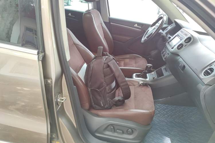 Used Volkswagen Tiguan 2015 2.0 TSI Automatic All-Wheel Drive Flagship Edition Right Front Seat