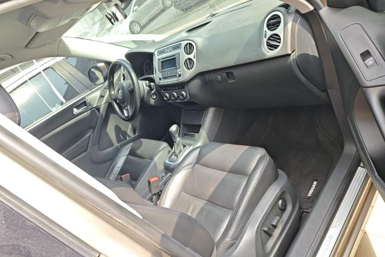 Used Volkswagen Tiguan 2015 1.8TSI Automatic Two-Wheel Drive Comfort Edition Right Front Seat