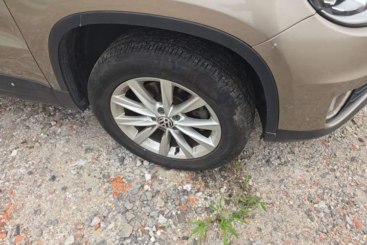 Used Volkswagen Tiguan 2015 1.8TSI Automatic Two-Wheel Drive Comfort Edition Right Front Wheel Hub