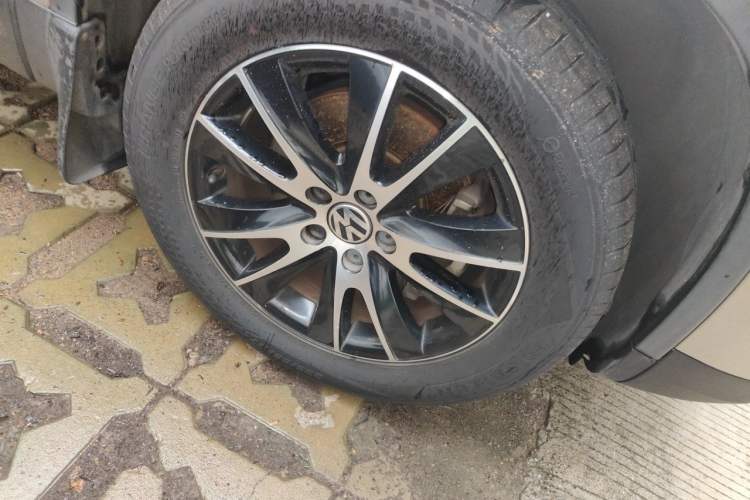 Used Volkswagen Tiguan 2015 1.8TSI Automatic Two-Wheel Drive Luxury Model Right Front Wheel Hub