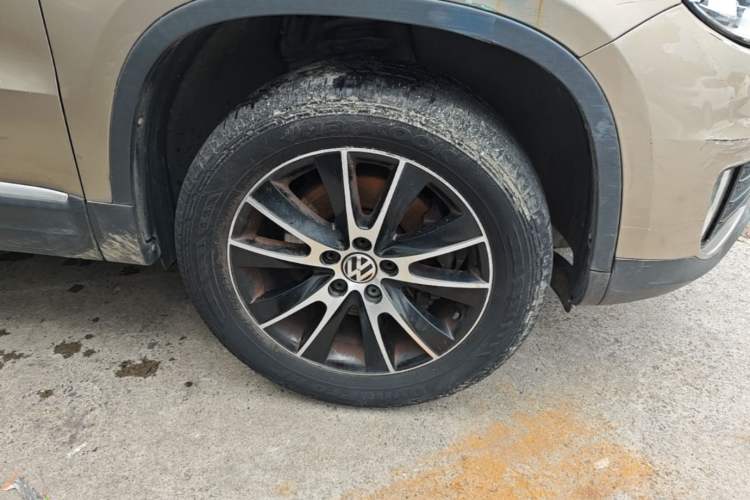 Used Volkswagen Tiguan 2015 1.8TSI Automatic Two-Wheel Drive Luxury Model Right Front Wheel Hub