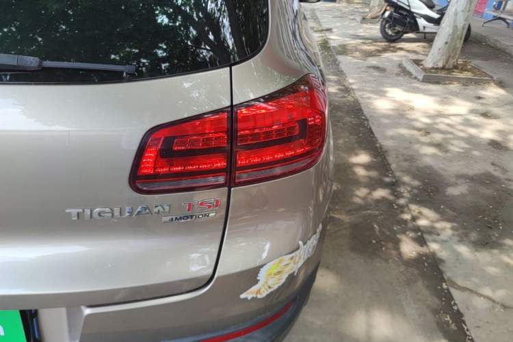 Used Volkswagen Tiguan 2015 2.0 TSI Automatic All-Wheel Drive Flagship Edition Right Rear Taillight