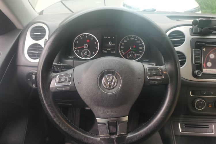 Used Volkswagen Tiguan 2015 1.8TSI Automatic All-Wheel-Drive Luxury Model Steering Wheel