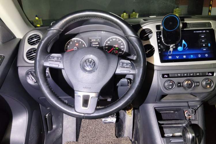 Used Volkswagen Tiguan 2015 1.8TSI Automatic Two-Wheel Drive Comfort Edition Steering Wheel