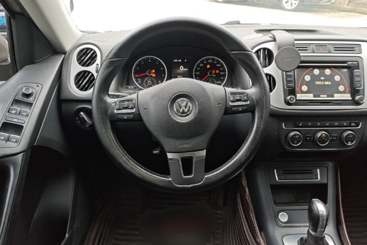 Used Volkswagen Tiguan 2015 1.8TSI Automatic Two-Wheel Drive Luxury Model Steering Wheel