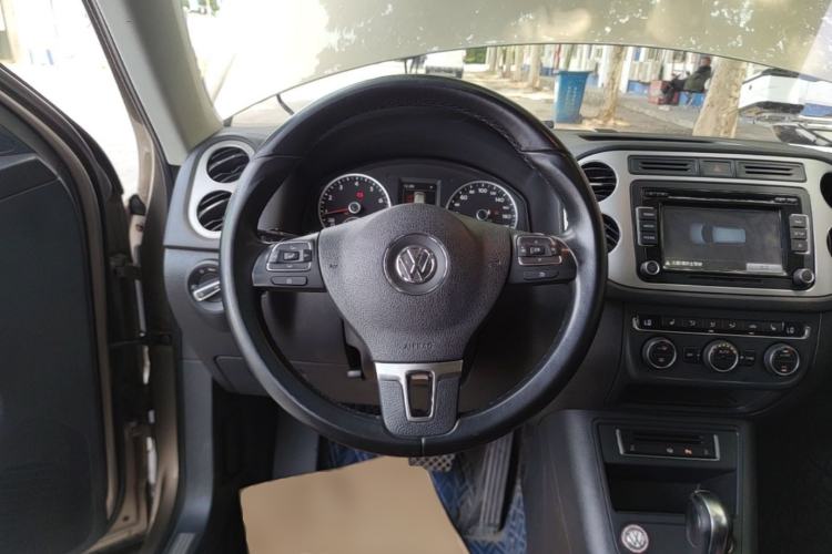 Used Volkswagen Tiguan 2015 2.0 TSI Automatic All-Wheel Drive Flagship Edition Steering Wheel
