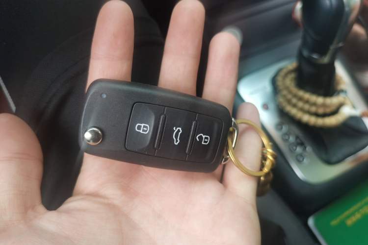 Used Volkswagen Tiguan 2015 1.8TSI Automatic All-Wheel-Drive Luxury Model Vehicle Key