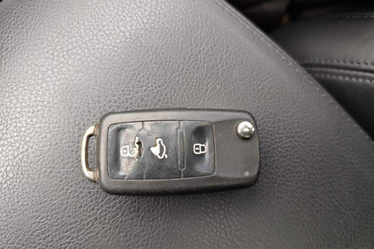 Used Volkswagen Tiguan 2015 1.8TSI Automatic Two-Wheel Drive Luxury Model Vehicle Key