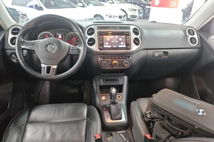 Used Volkswagen Tiguan 2016 300TSI Automatic Two-Wheel Drive Luxury Edition Center Console