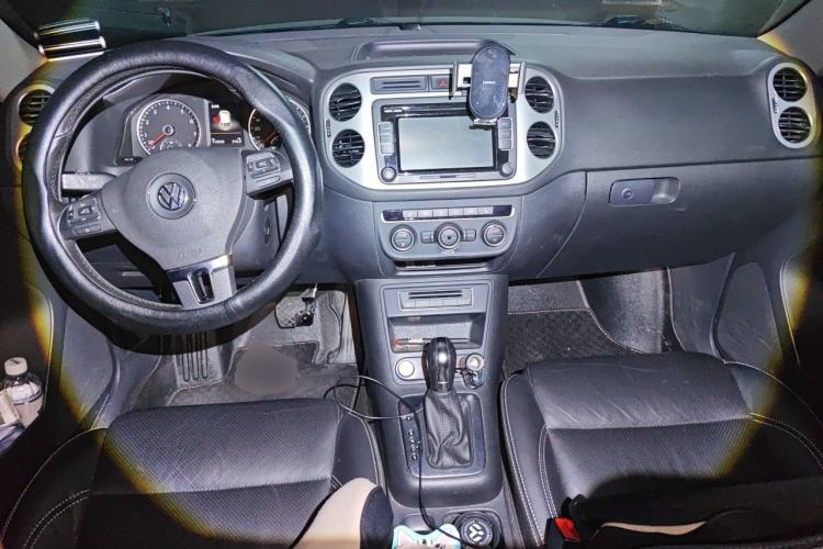 Used Volkswagen Tiguan 2016 300TSI Automatic All-Wheel Drive Luxury Edition Center Console