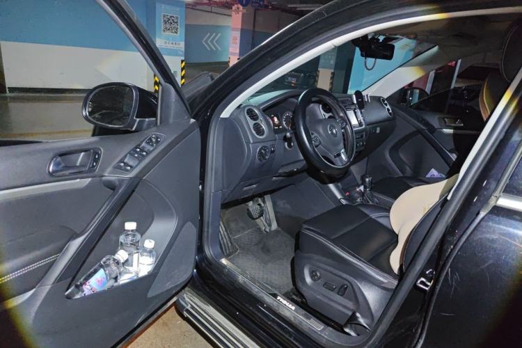 Used Volkswagen Tiguan 2016 300TSI Automatic All-Wheel Drive Luxury Edition Driver Seat