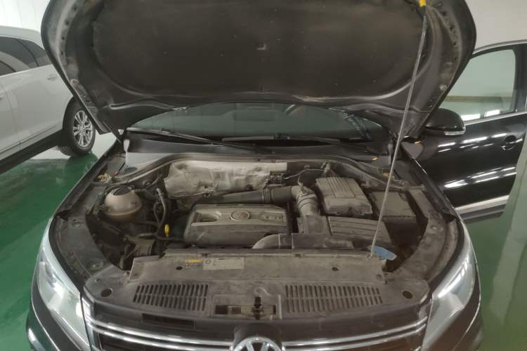 Used Volkswagen Tiguan 2016 2.0 TSI Four-Wheel Drive Standard Version Engine Bay