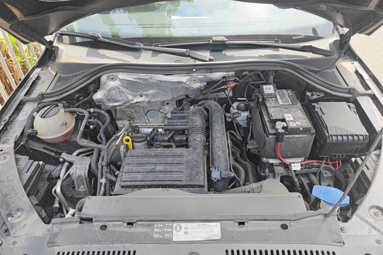 Used Volkswagen Tiguan 2016 280TSI Automatic Two-Wheel-Drive Silk Road Style Edition Engine Bay