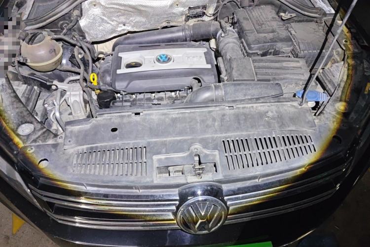 Used Volkswagen Tiguan 2016 300TSI Automatic All-Wheel Drive Luxury Edition Engine Bay