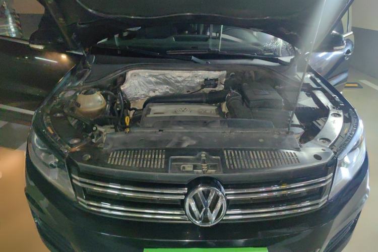 Used Volkswagen Tiguan 2016 300TSI Automatic All-Wheel Drive Luxury Edition Engine Bay
