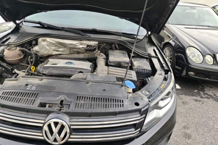 Used Volkswagen Tiguan 2016 300TSI Automatic Two-Wheel Drive Luxury Edition Engine Bay Left