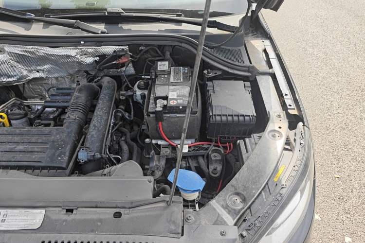 Used Volkswagen Tiguan 2016 280TSI Automatic Two-Wheel-Drive Silk Road Style Edition Engine Bay Left