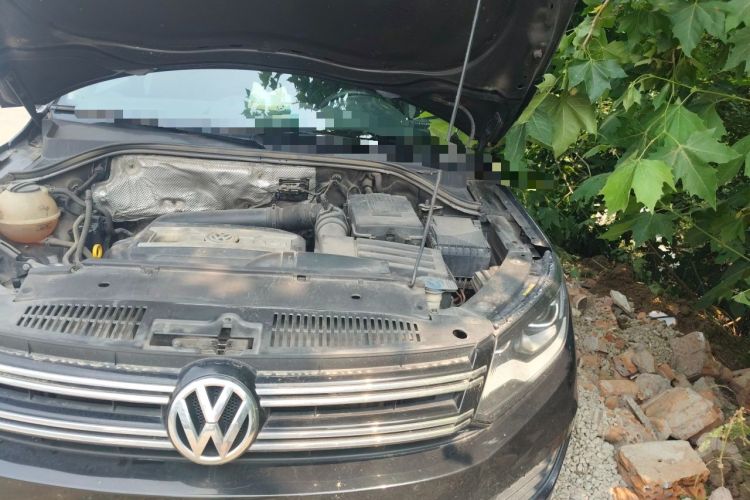 Used Volkswagen Tiguan 2016 300TSI Automatic Two-Wheel Drive Luxury Edition Engine Bay Left