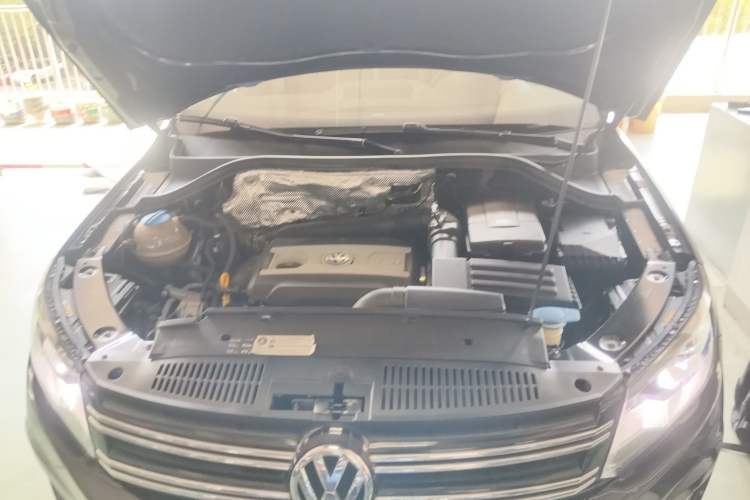 Used Volkswagen Tiguan 2016 300TSI Automatic Two-Wheel Drive Luxury Edition Engine Bay