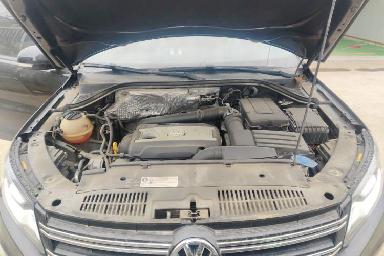 Used Volkswagen Tiguan 2016 300TSI Manual Two-Wheel Drive Trend Edition Engine Bay