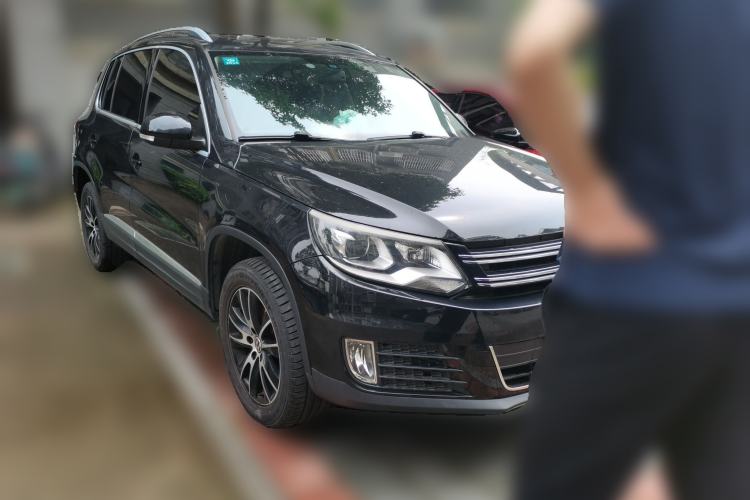Used Volkswagen Tiguan 2016 300TSI Automatic Two-Wheel Drive Luxury Edition Front Right 45 Deg