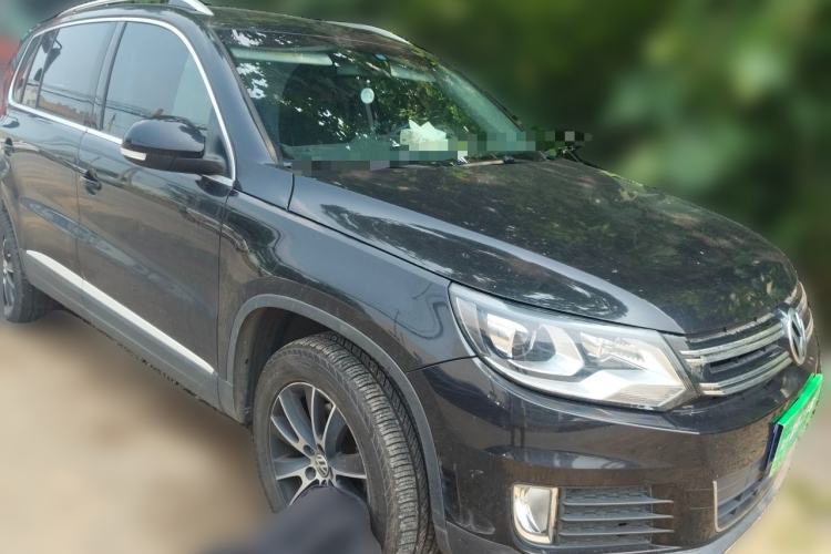 Used Volkswagen Tiguan 2016 300TSI Automatic Two-Wheel Drive Luxury Edition Front Right 45 Deg