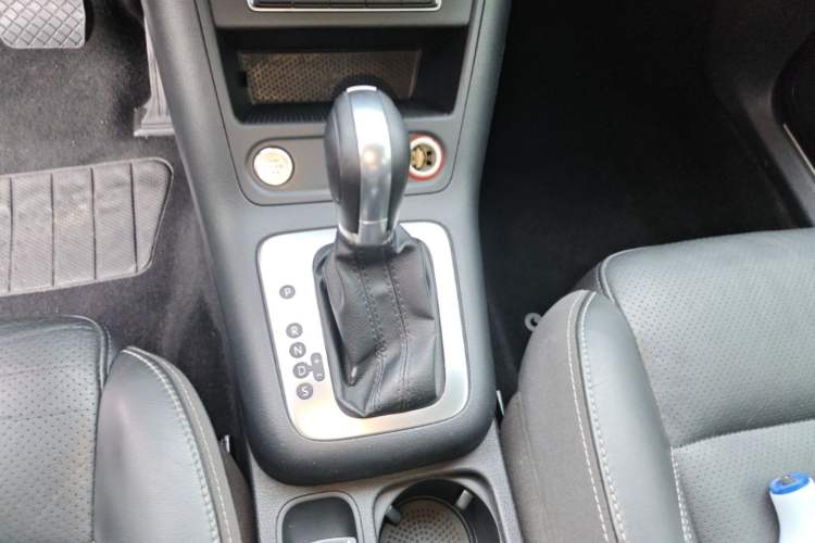 Used Volkswagen Tiguan 2016 300TSI Automatic Two-Wheel Drive Luxury Edition Gear Lever