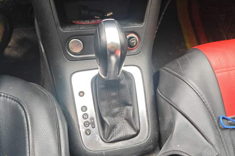 Used Volkswagen Tiguan 2016 300TSI Automatic Two-Wheel Drive Luxury Edition Gear Lever
